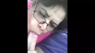 Mature Bhabhi Sucking In Car