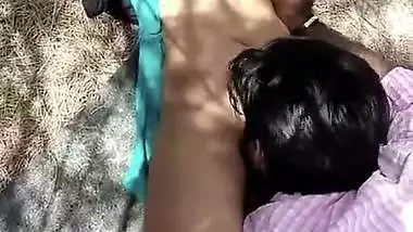 Tamil outdoor pussy licking MMS