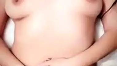 Man fucks his sexy fiance’s puffy cunt in Pakistani porn