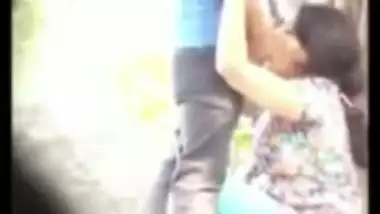Teen caught giving outdoor blowjob to lover in amazing Desi mms clip