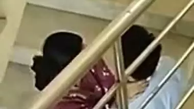 Hot indian lovers caught In action In entryway, Desi sex mms leaked online