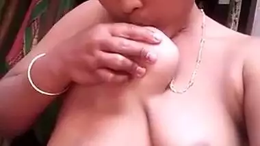 Cute Desi Girl Nude Selfie