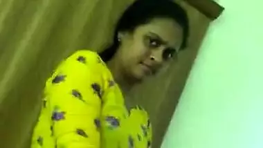 Desi hostel girl recorded by her roommate and vidoe with her BF 1