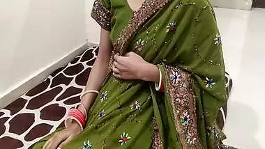 Desi Indian Bhabhi Aj Mat Jaao Office Bht Mood Hai Aaj Karne Ka Pati Samjh Kar Deevar Se Apni Gand Marwai In Hindi Audio