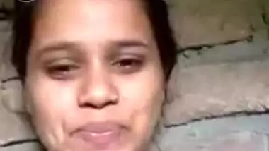 Desi village girl showing her small boobs to lover