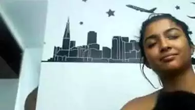 Indian porn video of a horny teen getting a cumshot on her face