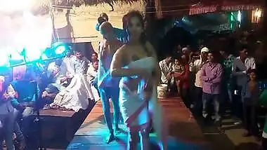 Arkestra Bhojpuri Dance 2020 Super Hot Open Dance Full Hot Sexy HD Dance Ayega Maza Barsat Ka