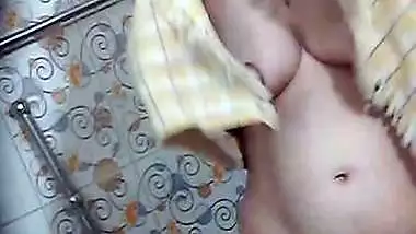 Hairy pussy MILF naked bath recorded by relative