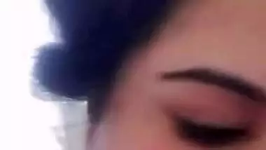 Unsatisfied aunty showing huge boobs to lover viral MMS