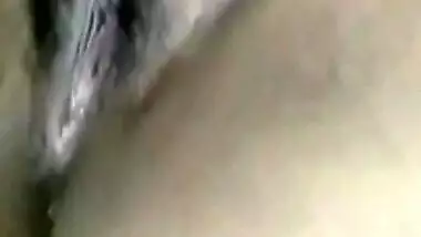 Desi Bhabi Apni Boy Friend Ko Bathroom Mein Jaakar Uski Bada Boobs Our Chut Dikhakar Maja Lerrahihe
