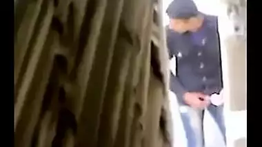 Hidden web camera Pakistani sex movie of Muslim girl outdoor sex dripped