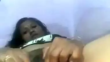 Today Exclusive- Horny Desi Bhabhi Record Her Fingering Selfie For Lover