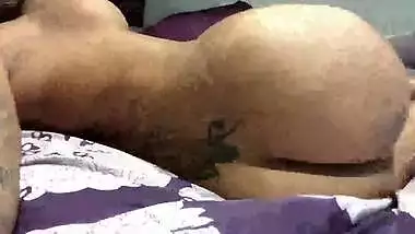 Teen Indian films herself exposing her titties and shaking XXX butt