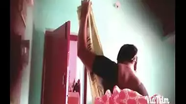South Indian Bhabhi Changing Dress Clip