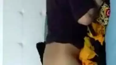 Excited Desi guy has passionate XXX chudai on floor with pretty Bhabhi