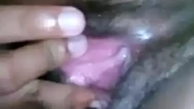 Chubby Indian village XXX girl plays with her pink pussy on selfie cam MMS