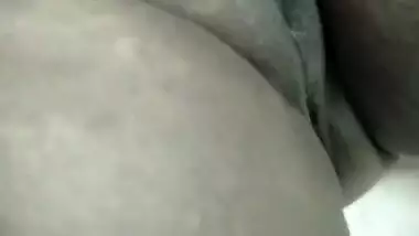 Man films sex slit of a plump Desi female spreading the labia close-up
