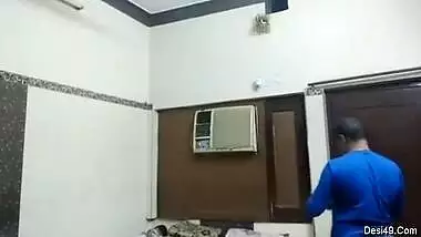Exclusive- Desi Old Man Sex With Randi Bhabhi On Hotel Capture By Hidden Cam