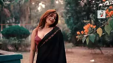 Big boobs model Rimpi sexy photoshoot