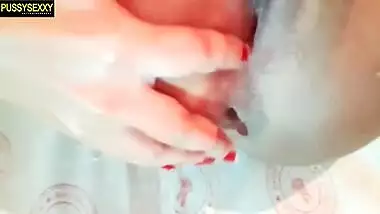 Babe Play Pussy And Anal කලිසමේ අස්සෙන් පිමිබිලා පේන කිම්බ - Sri Lankan