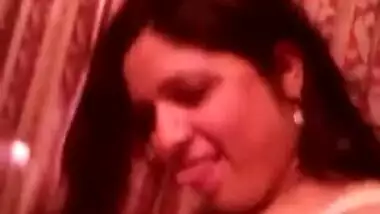 Desi woman demonstrates on cam XXX tits and vagina that crave for sex