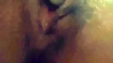 Sexual pervert manages to see Desi girl's tits and XXX orifice